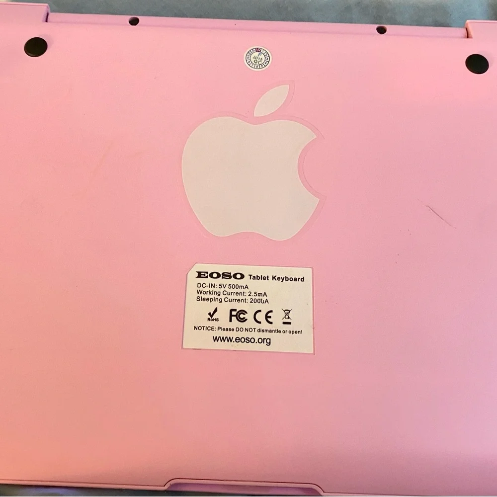 EUC IPad Mini 2 w/attached Bluetooth Keyboard